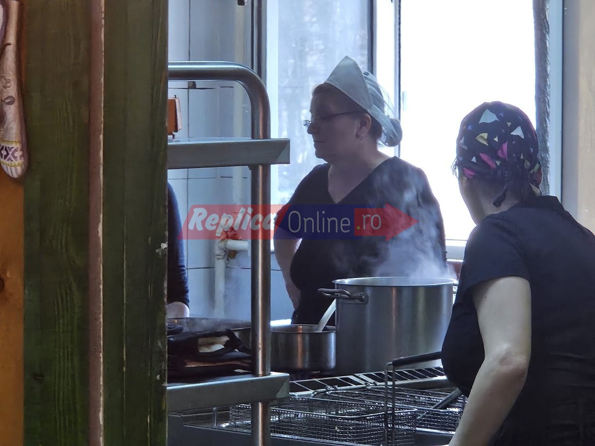 Mai multi operatori economici din Doraly Mall au dat bir cu fugitii, dupa ce Horia Constantinescu a descins in magazine. Video