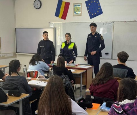 Mai mulți polițiști i-au educat pe elevi despre efectele bullying-ului în școli