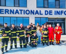 Pompierii constănțeni i-au învățat pe elevii Școlii Spectrum din Ovidiu cum să acționeze în situații de urgență