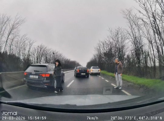 Coliziune între 2 autoturisme, în apropiere de sensul giratoriu de la Cumpăna