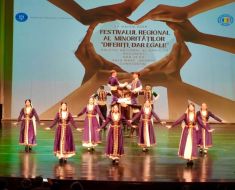 UDTTMR: Ansamblul „Canlar” a reprezentat Uniuniea la Festivalul regional cultural al minorităților „Diferiți, dar egali!”