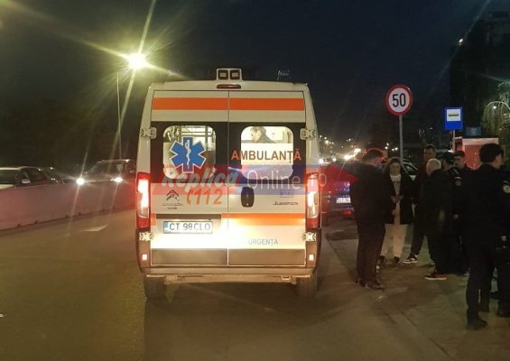 O femeie de 74 de ani a fost lovită de o mașină pe trecerea de pietoni, în zona Tomis Plus. Video