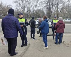 Polițiștii din cadrul IPJ Constanța au desfășurat activități de prevenire a înșelăciunilor în rândul persoanelor vârstnice