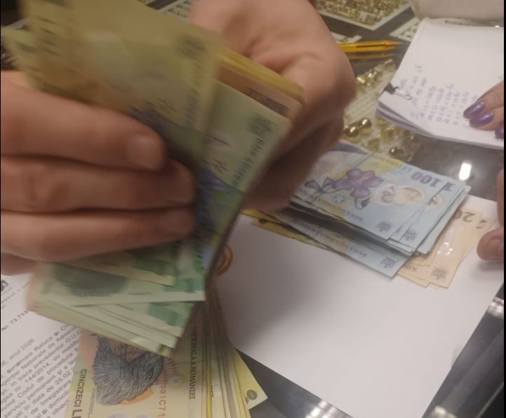 Captura de sase kilograme de aur si diamante fara documente de provenienta, in Calarasi