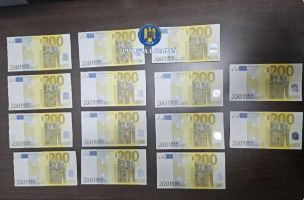 Un cuplu din Brăila a fost reţinut pentru plasarea în circulaţie a 4000 de euro, în bancnote false