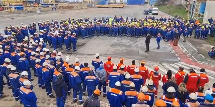 După ce i-a lăsat pe drumuri, Statul îi ia în râs pe muncitorii de la Șantierul Damen cu un ajutor de...5000 de lei 