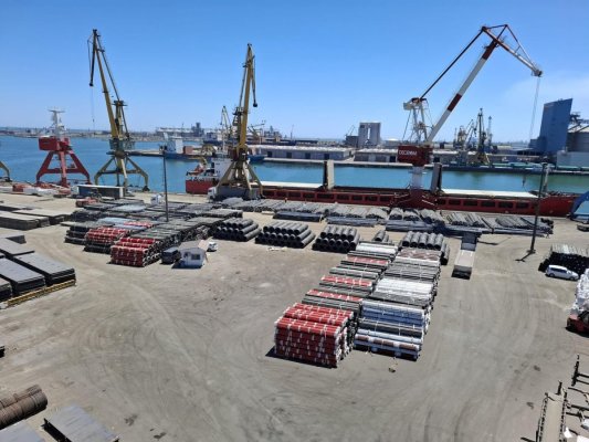 De când a fost preluat de grupul TTS, operatorul Portuar Decirom are pierderi și datorii de 9 milioane de lei...  