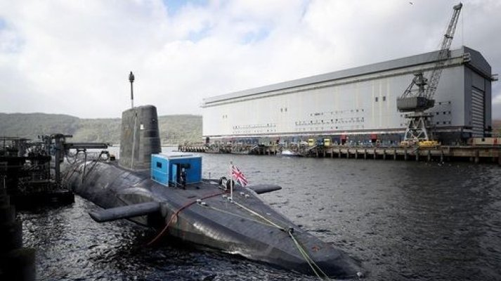 Româncă arestată, după ce a încercat să intre în baza de submarine nucleare Faslane, însoțită de un iranian
