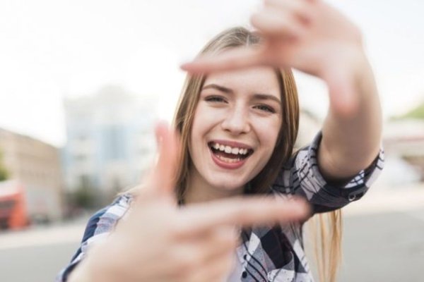 Psihologii explică: de ce reclamele stradale te afectează mai mult decât crezi