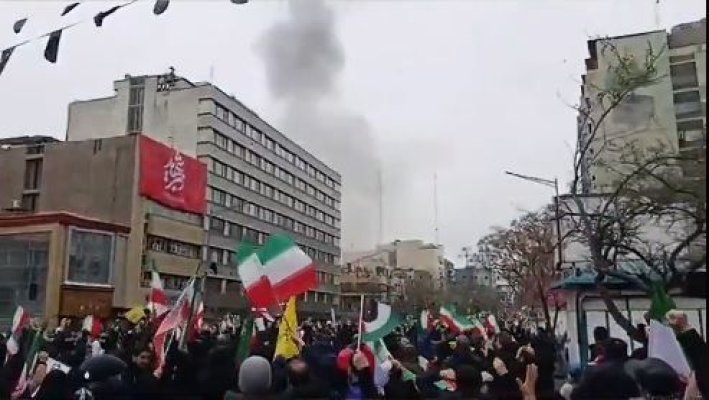 Explozie înaintea unui marș tradițional la Teheran - Președintele îndemnase populația să participe. Video