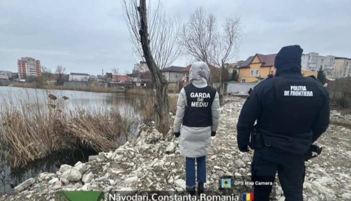 Garda de Mediu a aplicat o amendă de 60.000 de lei pentru deșeuri aruncate în zona Lacurilor Tașaul- Corbu