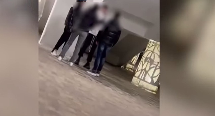 Un tânăr a tras cu pistolul într-un centru comercial din Craiova. Video