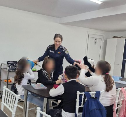 Polițistii din cadrul IPJ Constanța au desfășurat activități preventive pentru tinerele mame