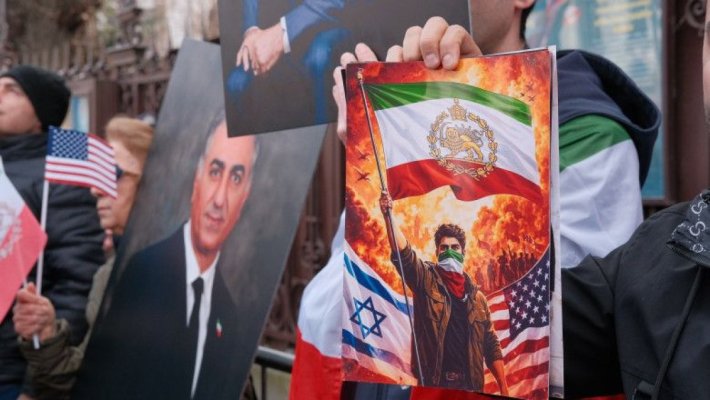 Susținere pentru opoziția iraniană și sloganuri de sprijin pentru Reza Pahlavi, din partea comunităţii iraniene din București