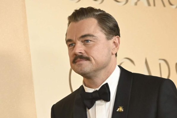 Leonardo DiCaprio, apariție neașteptată la Oscaruri! Presa străină: criza vârstei mijlocii