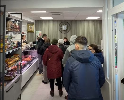 Constantenii s-au trezit cu noaptea-n cap ca sa prinda cativa mici si un kil de carne gratis. Video