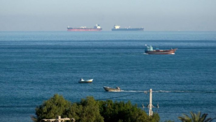 Comisia Europeană invită statele UE să coordoneze securitatea aprovizionării cu petrol în contextul perturbării energetice