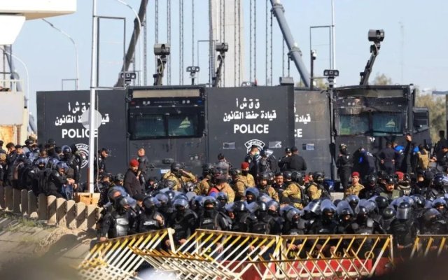 Sânge la porțile consulatului SUA din Pakistan: Protestul a degenerat în violențe mortale. Video