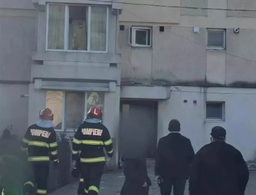 Tragedie! O adolescentă de 16 ani a murit, după ce a căzut de la etajul 5 al unui bloc