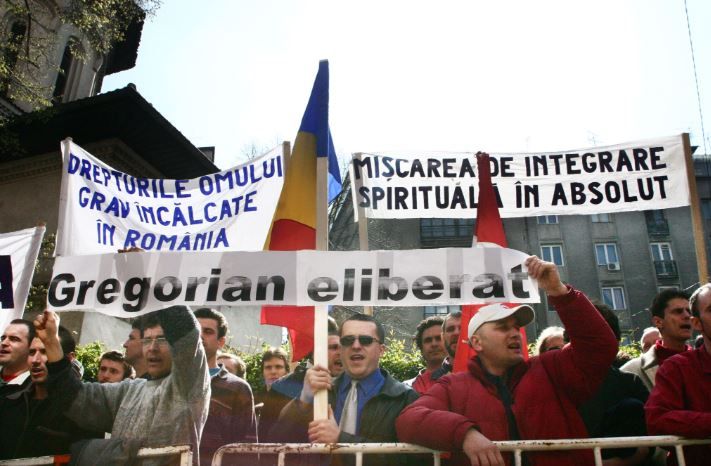  Povestea de viata a lui Gregorian Bivolaru: de la folclorul tranzitiei la dosare penale