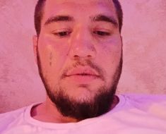 Un recidivist i-a furat telefonul mobil unei femei aflată în scaun cu rotile