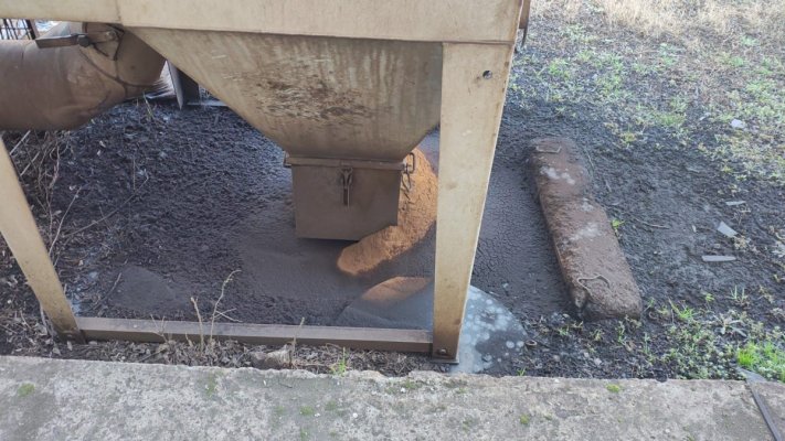 Infernul din zona Industrială: Angajații Prodis EST SRL sunt expuși la substanțe toxice, în condiții de Evul Mediu! Video 