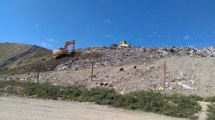 Au fost descoperite gropi ilegale de deşeuri în judeţul Timiş