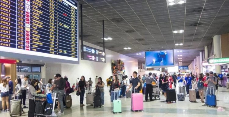 Val de zboruri anulate pe aeroporturile din România, iar UE anunță despăgubiri pentru pasagerii afectați
