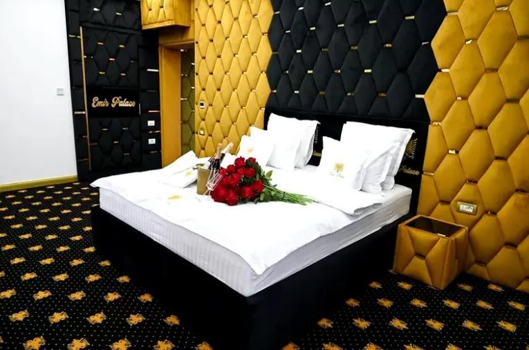 Cum arata vila lui Florin Salam, pe care a transformat-o in hotel. Doar liftul a costat 30.000 de euro