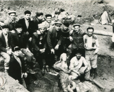 Imagini inedite din arhiva MINAC din momentul descoperirii Tezaurului de sculpturi de la Tomis