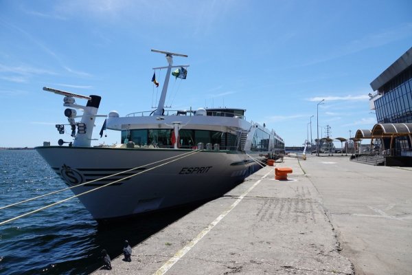Peste 80 de pasageri din SUA, Polonia, Ungaria și Germania au sosit în Portul Constanța, cu nava Esprit