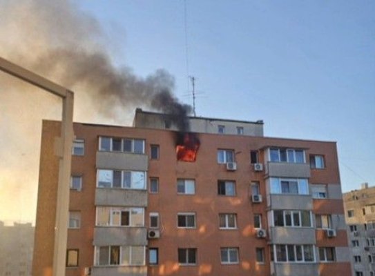 Un tânăr a ajuns la spital în stare gravă, după ce o trotinetă electrică pusă la încărcat a explodat într-un apartament