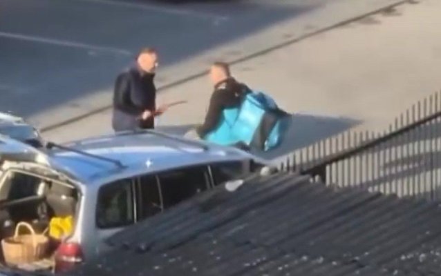 Un livrator Wolt a fost bătut cu ranga ziua, în amiaza mare. Polițiștii s-au autosesizat. Video