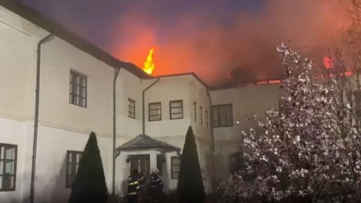 Incendiu puternic în ziua de Paște, la o mănăstire din Vâlcea. O măicuță a fost găsită decedată. Video