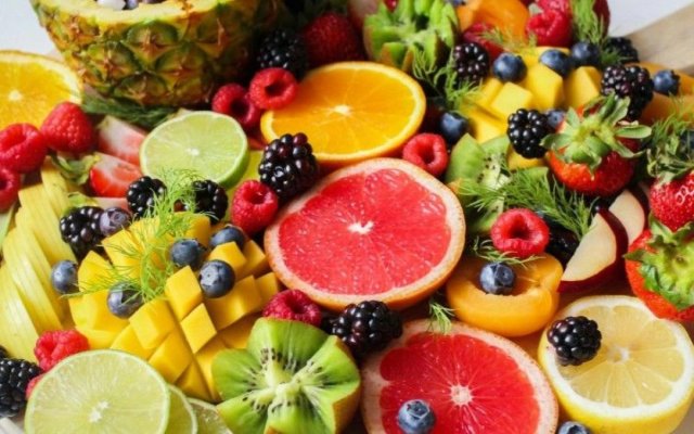Un medic cardiolog explică ce fructe sunt ideale pentru consum înainte de culcare