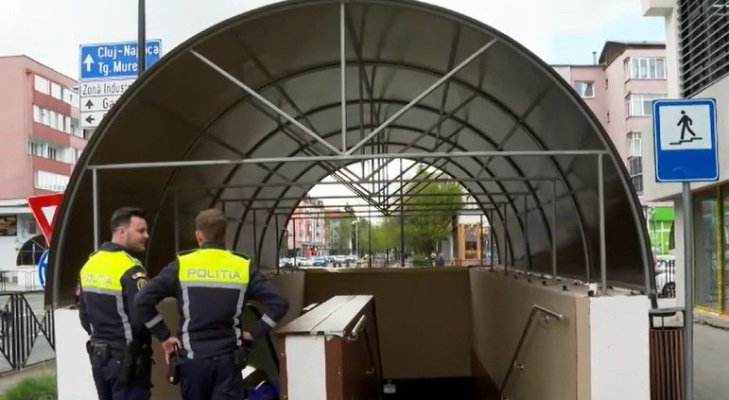 Un bărbat este în comă, iar soția grav rănită, după ce au căzut pe o scară rulantă dintr-un pasaj subteran