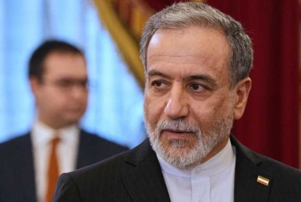 Iranul încă studiază dacă va relua negocierile cu SUA, spune ministrul iranian de externe