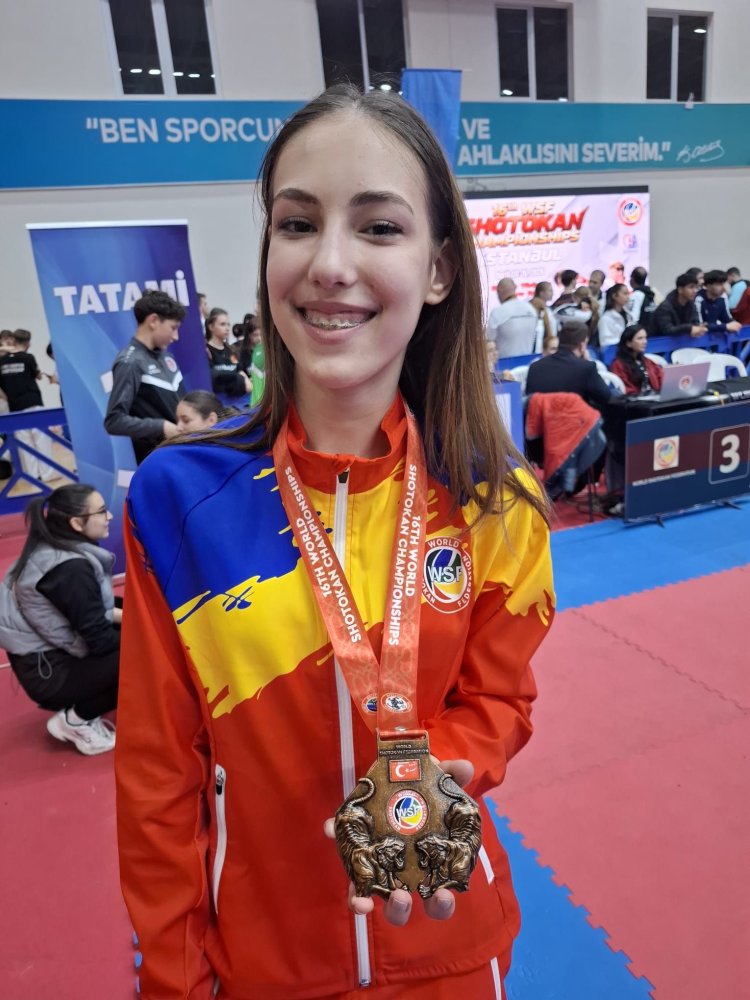 Cine sunt constantenii care s-au intors cu premii de la Campionatul Mondial de Karate Shotokan WSF Cine sunt constantenii care s-au intors cu premii de la Campionatul Mondial de Karate Shotokan WSF