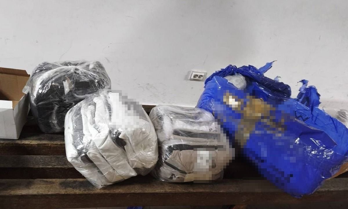 Politistii de frontiera constanteni au descoperit haine, parfumuri si jucarii contrafacute, in valoare de 207.000 lei 