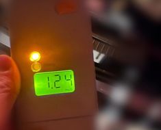 Un bărbat a fost prins beat la volan de către polițiști, în apropiere de Albești