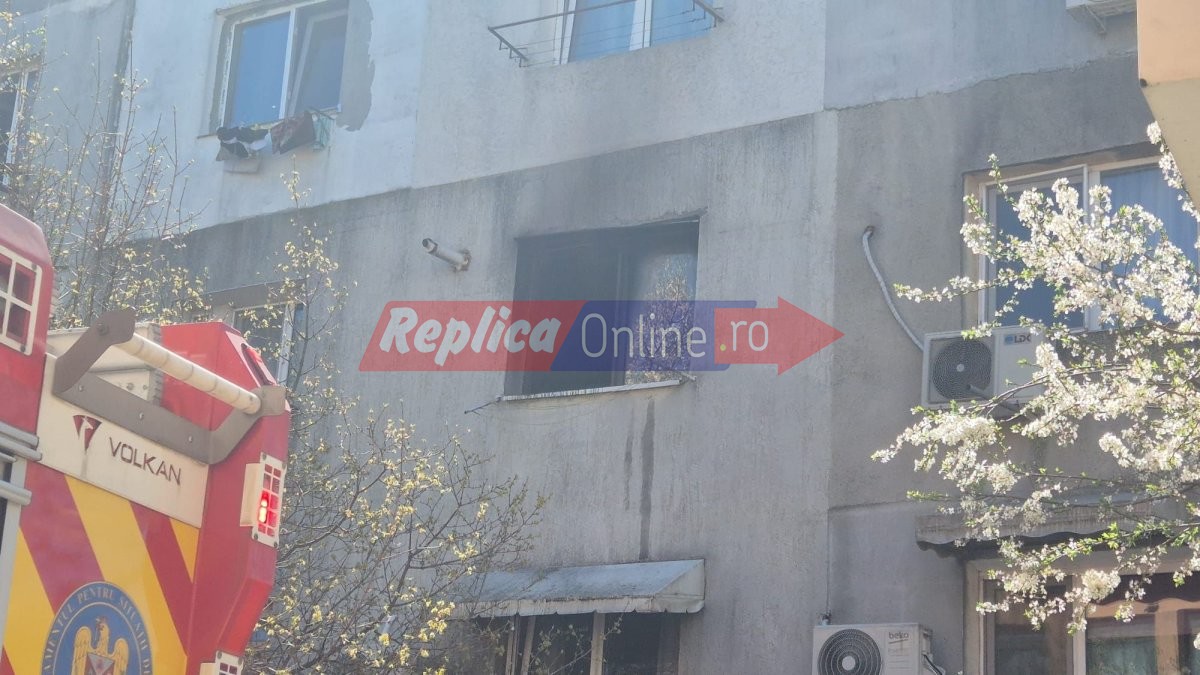 Un apartament din zona CET s-a facut scrum! Zeci de locatari s-au autoevacuat. Video