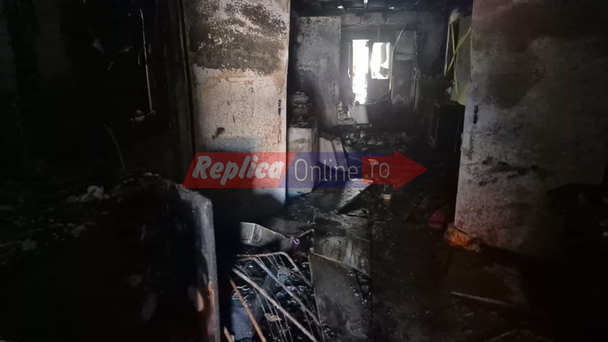 Replica va prezinta in exclusivitate urmarile incendiului dezastruos din cartierul Henri Coanda! Video Replica va prezinta in exclusivitate urmarile incendiului dezastruos din cartierul Henri Coanda! Video
