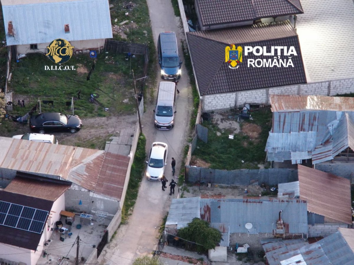 Perchezitii de amploare in Capitala si in alte 4 judete, intr-un dosar de proxenetism. Video
