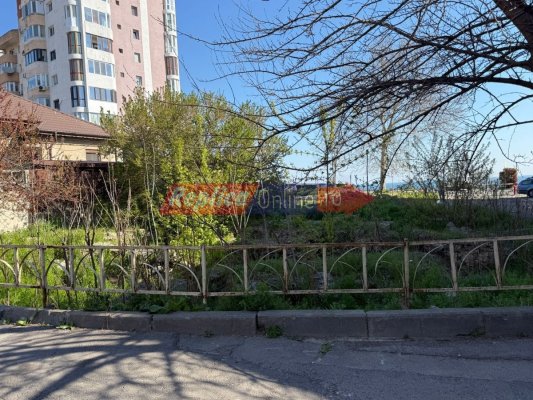 Poarta Mare a Cetății Tomis,  îngropată în mizerie și nesimțire... a ajuns „groapa de gunoi“ a Centrului Vechi din Constanța