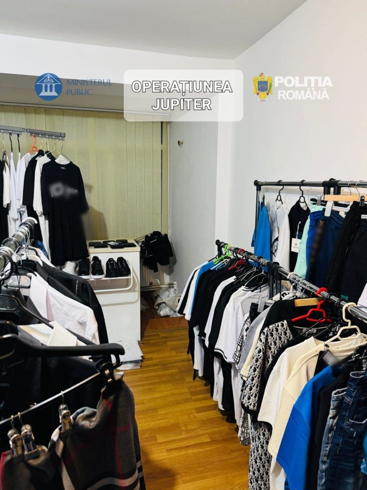 Perchezitii in cadrul actiunii Jupiter: Haine si tigarete de peste 1.250.000 de lei au fost ridicate pentru cercetari