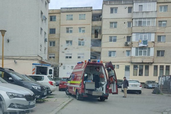 O femeie a căzut de la etaj, în zona CET