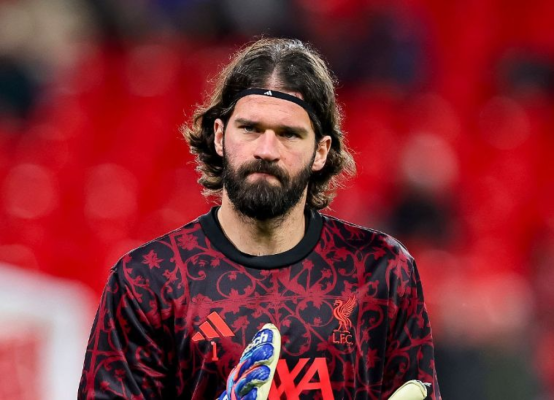 Fotbal: Clubul Liverpool este iritat de interesul lui Juventus pentru portarul Alisson