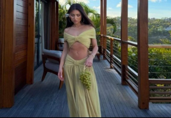 Rivala lui Valerie Lungu, vacanță exotică pe insula milionarilor! Arată într-un mare fel