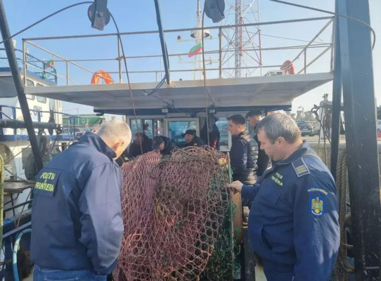 Polițiștii de frontieră, în lupta cu braconajul! Percheziții de amploare în zona Hârșova, la persoanele care pescuiesc ilegal!