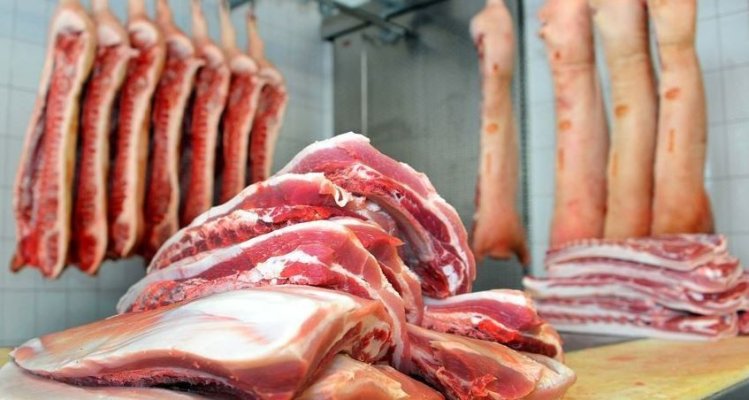 Inspectorii ANSVSA au retras peste două tone de alimente de la vânzare, înaintea Paștelui